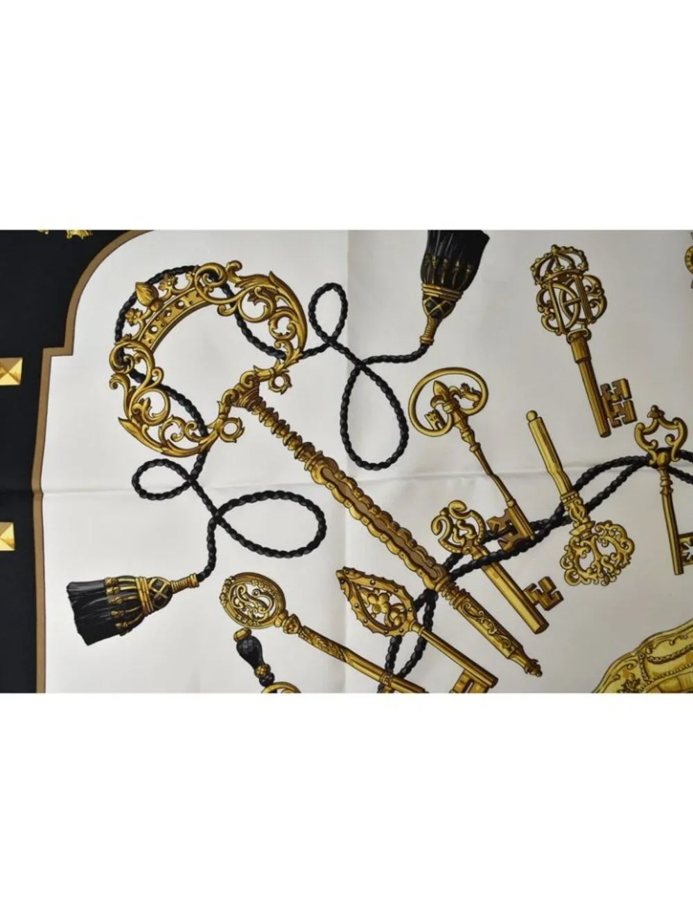 ★SOLD★ Hermes Carre 90 Scarf Key Pattern les Cles Vintage Black White - Picture 5 of 9